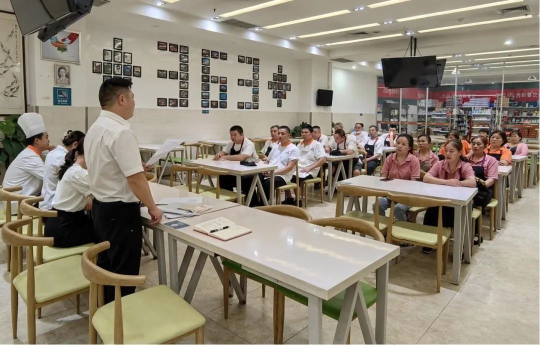 严守清静关！尊龙凯时餐饮集团开展秋季食堂清静专项检查事情